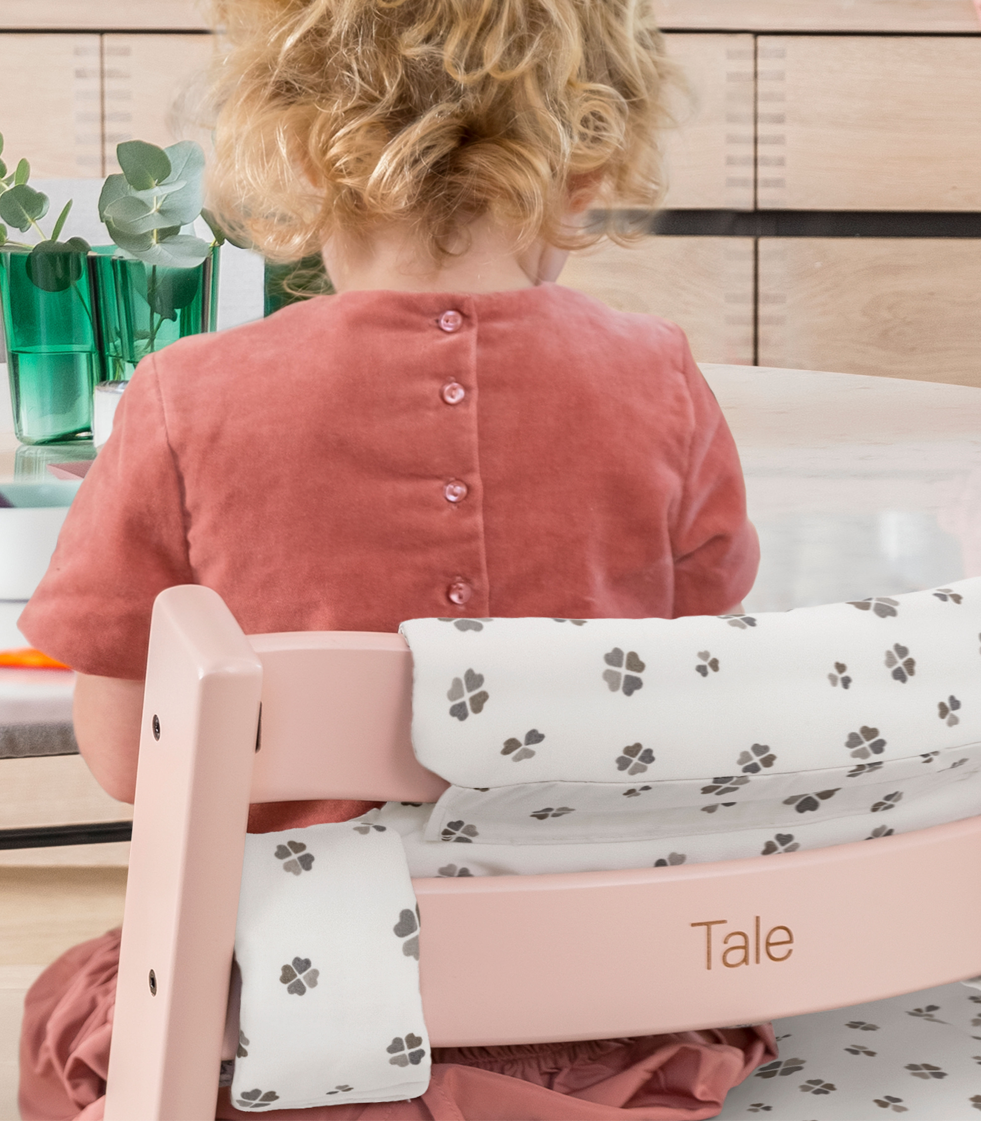Tripp Trapp® Serene Pink, Beech wood. With Tripp Trapp® Baby Set.