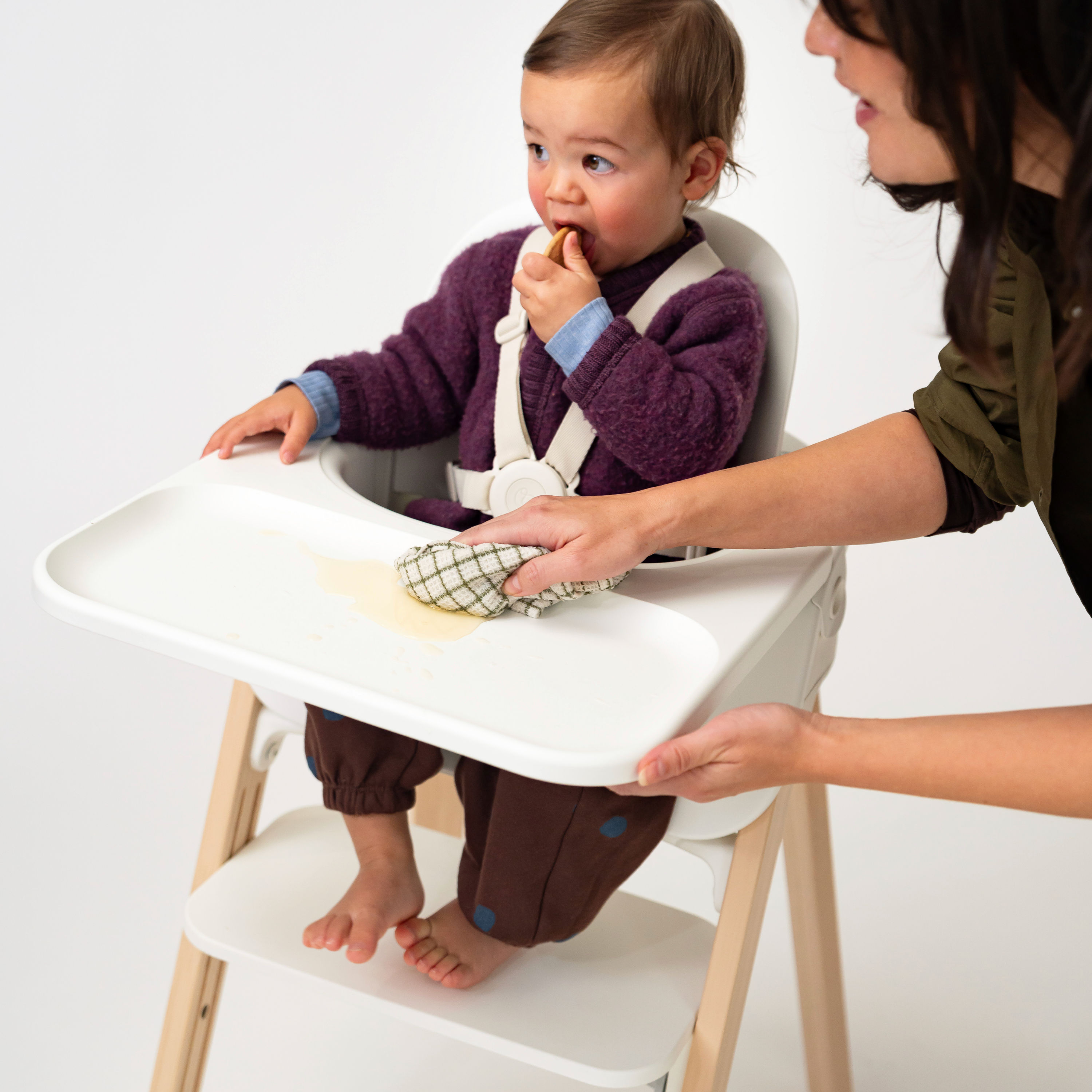 Stokke_Xleap Steps Lifestyle_NatWhi_Feature_251202-1681_1-1_eCom